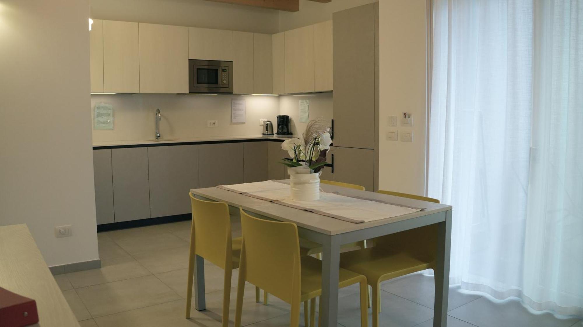 Casa Maria Apartments Riva del Garda Oda fotoğraf