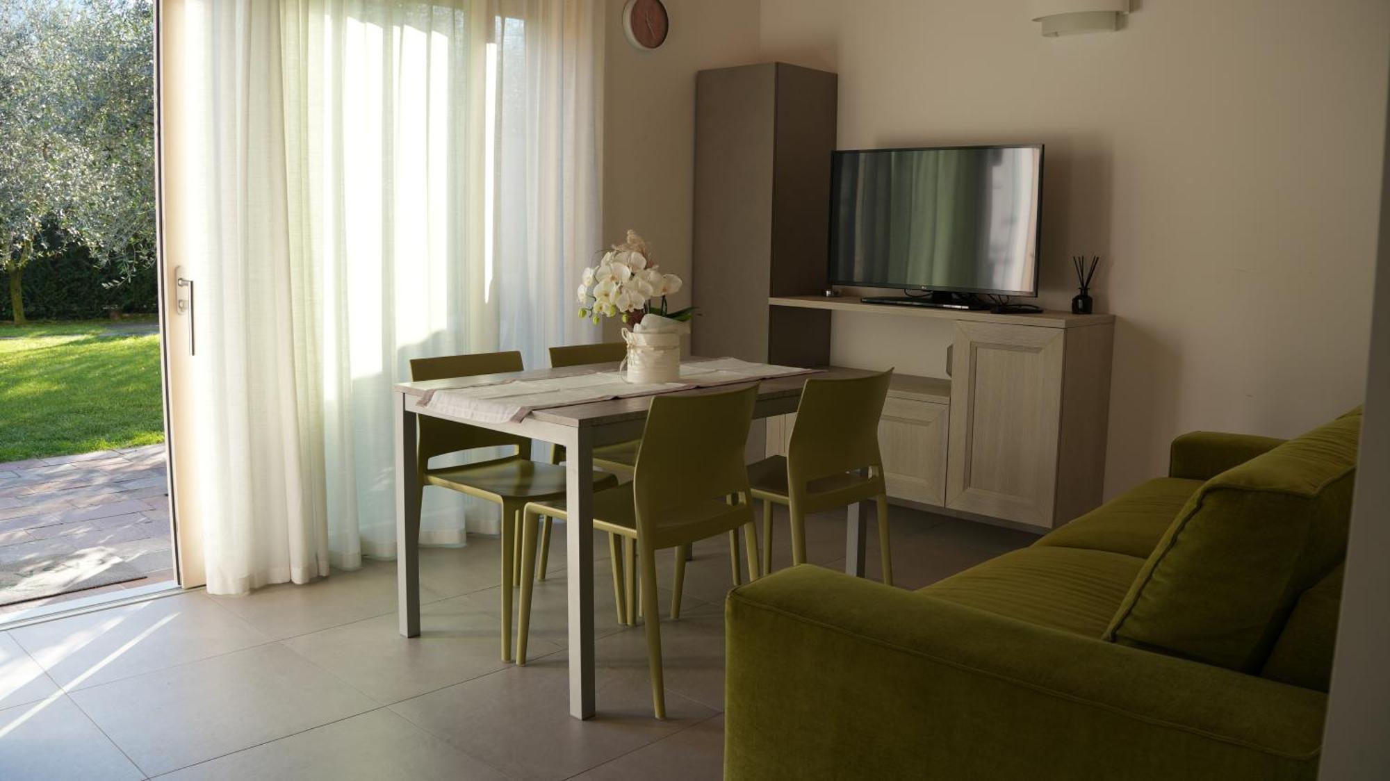 Casa Maria Apartments Riva del Garda Oda fotoğraf